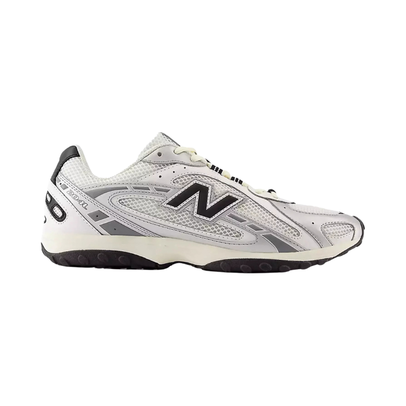 2_e7362f52-a743-4ad5-b4ff-cc659c8b9687.png New Balance 204L Silver Metallic Black - Image 1