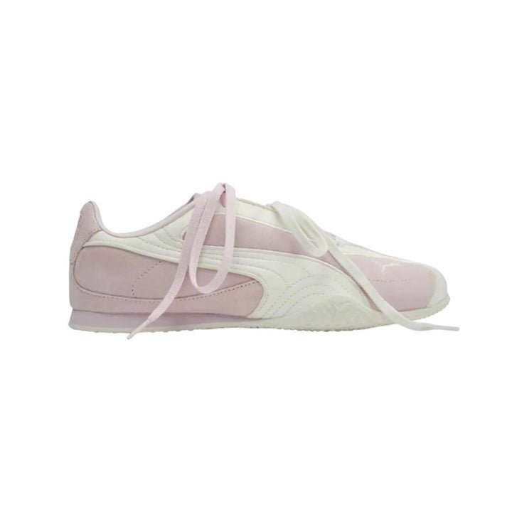 IMG-2454_720x_89da29d3-52e5-46ff-8ddc-787afbdaf7fe.jpg Puma Bella V2 sneakers in a light pink/off-white colorway. - Image 1
